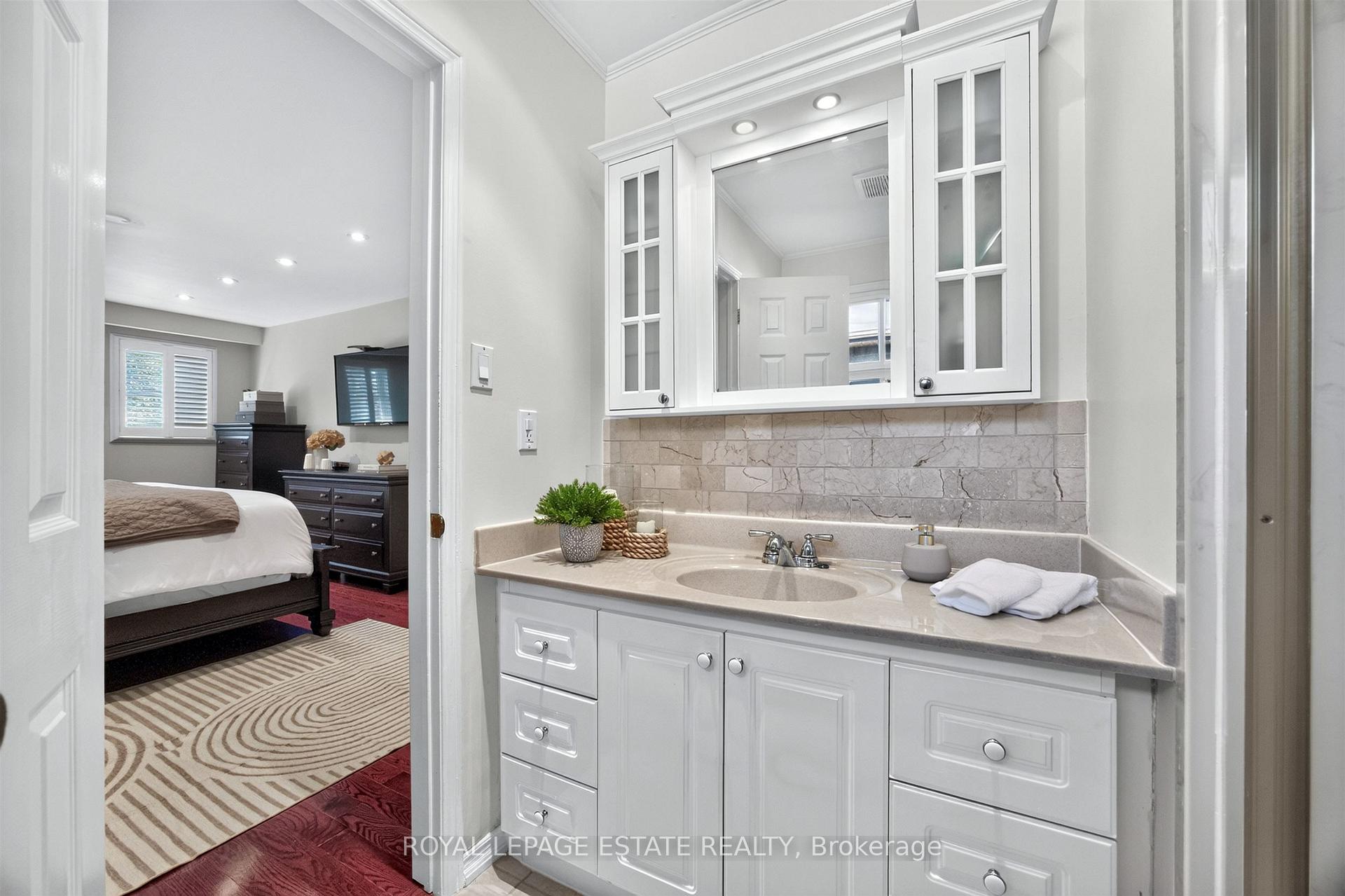 Photo 22 of 268 Fincham Avenue, Markham, Markham Village — HOMEH