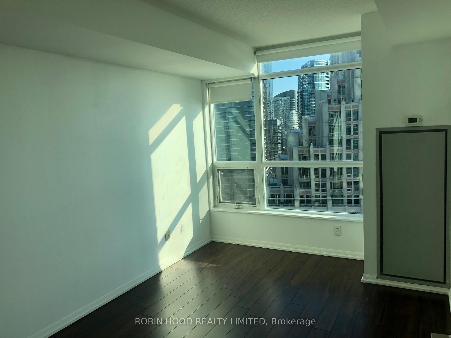 Photo 8 of Unit 1601, 215 Fort York Boulevard, Toronto, Niagara — HOMEH