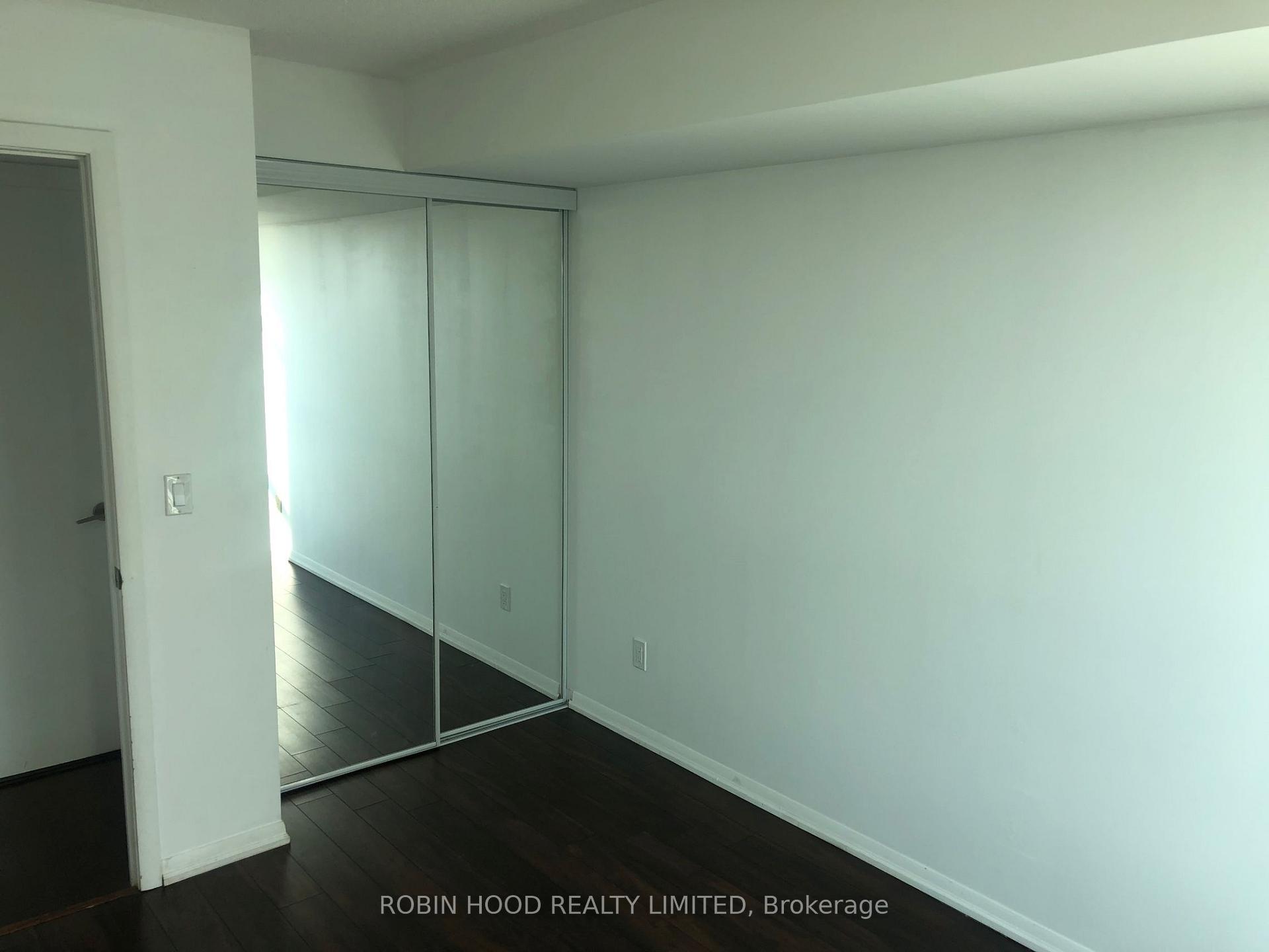 Photo 9 of Unit 1601, 215 Fort York Boulevard, Toronto, Niagara — HOMEH