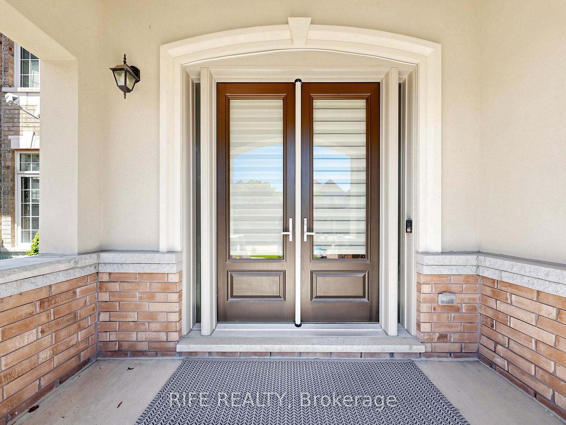 Photo 2 of 18 Rossini Drive, Richmond Hill, Oak Ridges — HOMEH