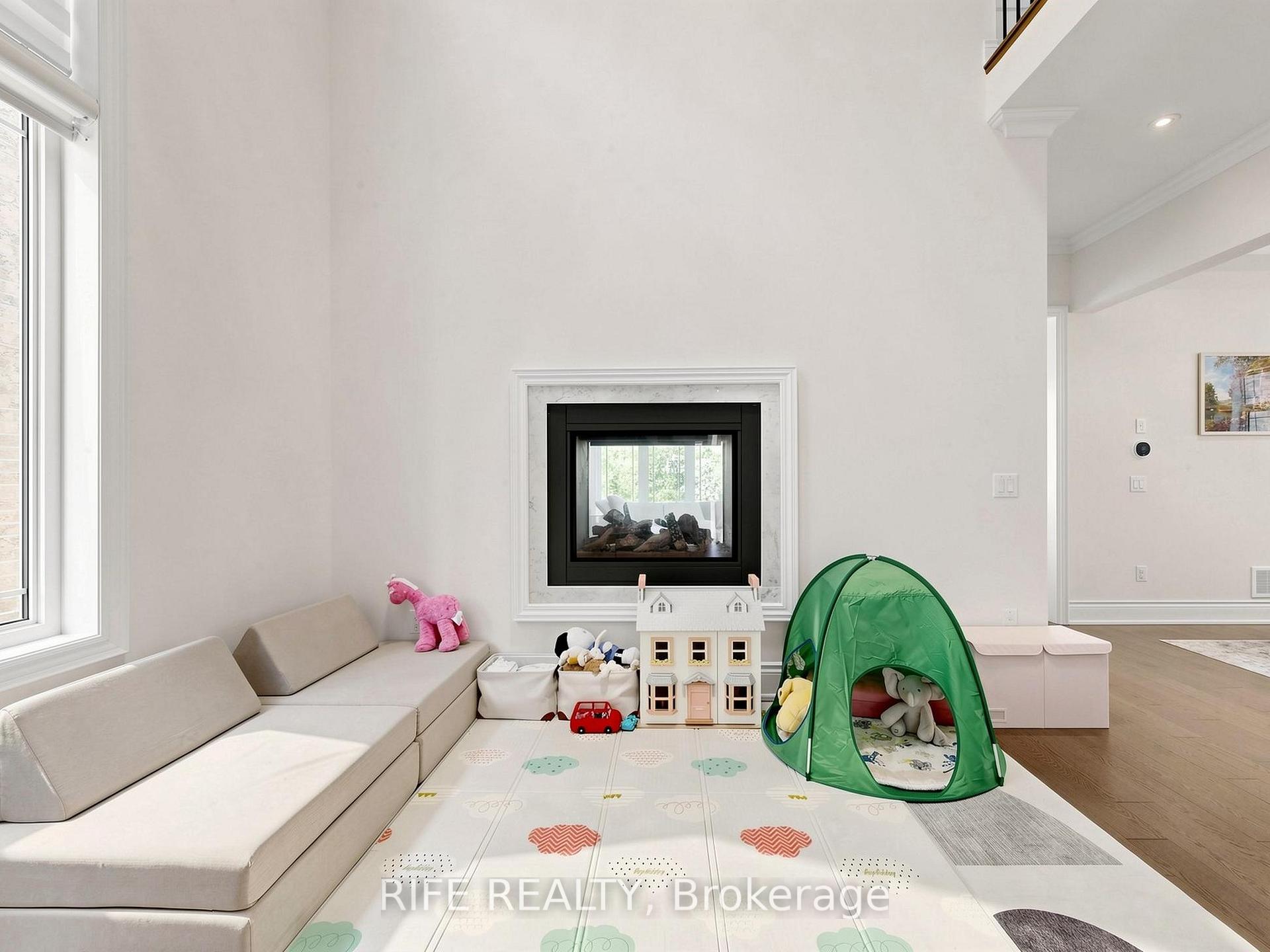 Photo 5 of 18 Rossini Drive, Richmond Hill, Oak Ridges — HOMEH