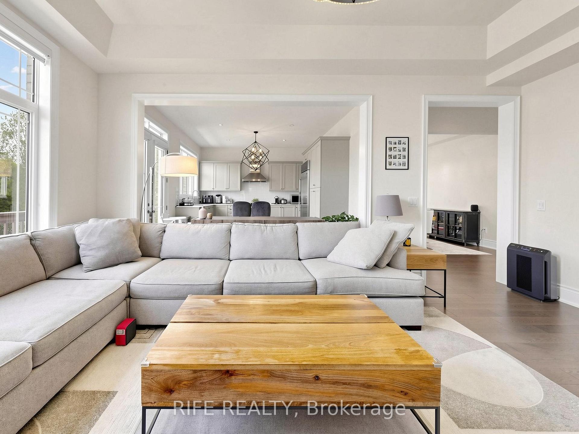 Photo 15 of 18 Rossini Drive, Richmond Hill, Oak Ridges — HOMEH