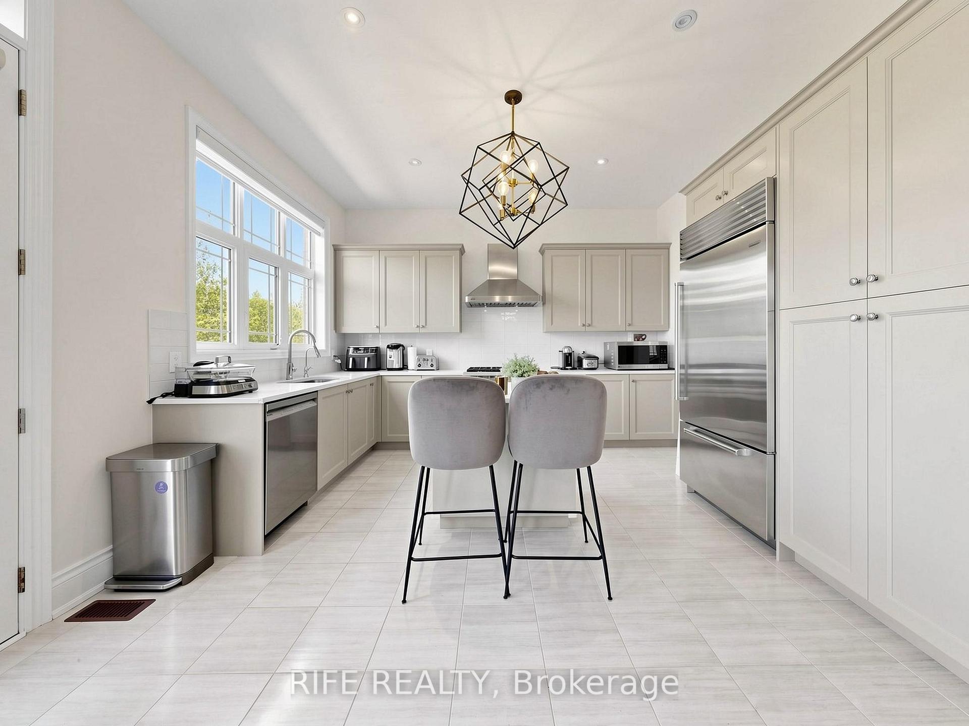 Photo 19 of 18 Rossini Drive, Richmond Hill, Oak Ridges — HOMEH