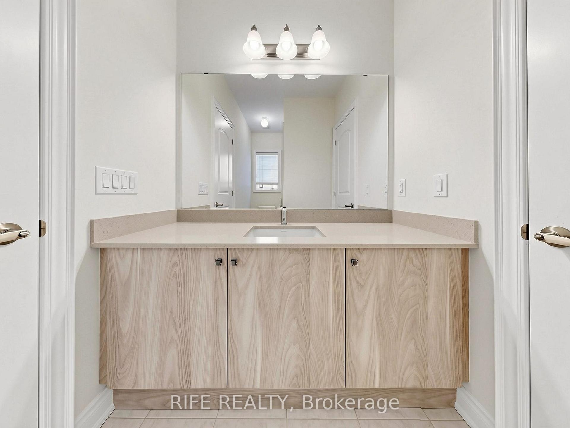 Photo 33 of 18 Rossini Drive, Richmond Hill, Oak Ridges — HOMEH