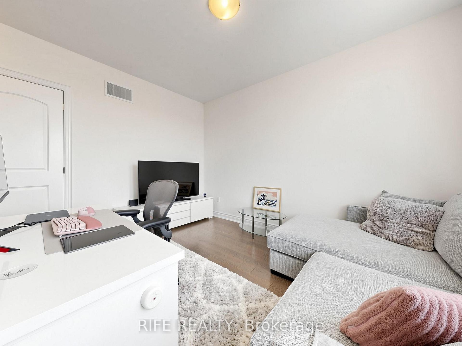 Photo 38 of 18 Rossini Drive, Richmond Hill, Oak Ridges — HOMEH