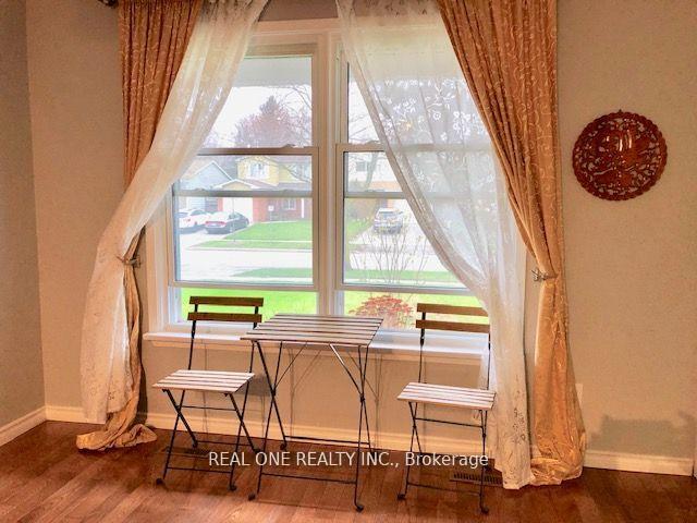 Photo 2 of 35 Springhead Garden, Richmond Hill, North Richvale — HOMEH