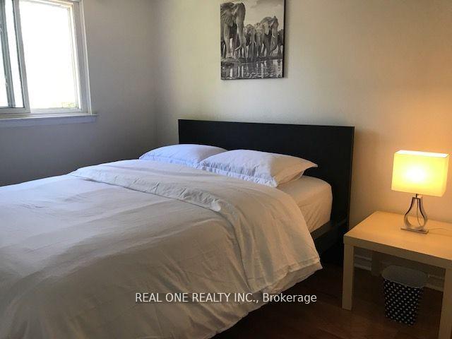Photo 6 of 35 Springhead Garden, Richmond Hill, North Richvale — HOMEH