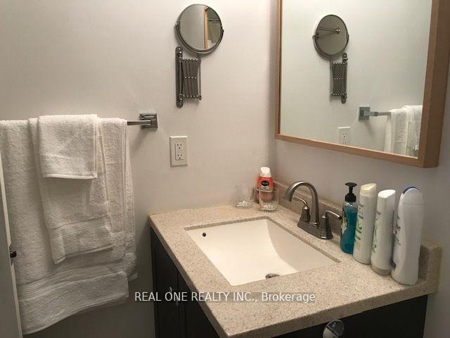 Photo 17 of 35 Springhead Garden, Richmond Hill, North Richvale — HOMEH