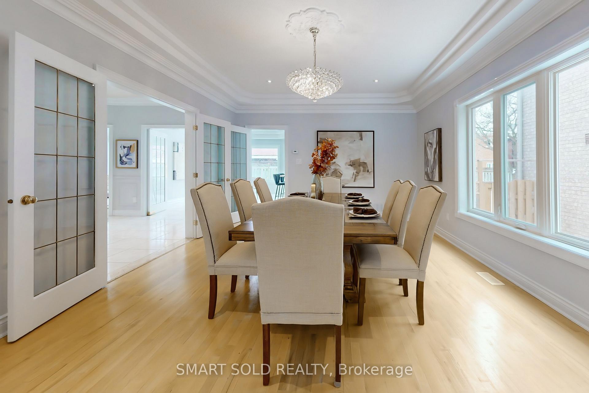 Photo 6 of 31 Black Walnut Crescent, Richmond Hill, Langstaff — HOMEH