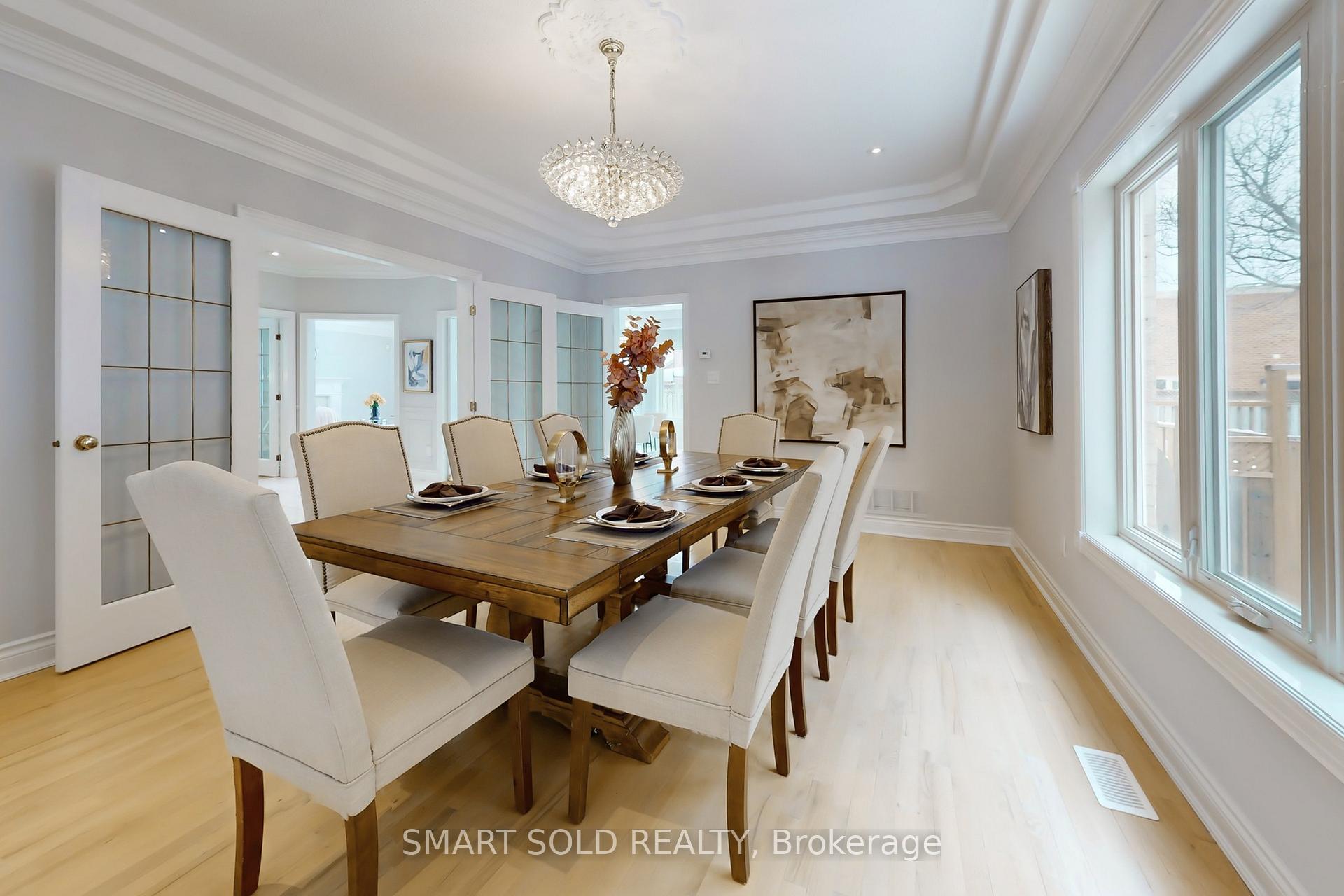 Photo 7 of 31 Black Walnut Crescent, Richmond Hill, Langstaff — HOMEH