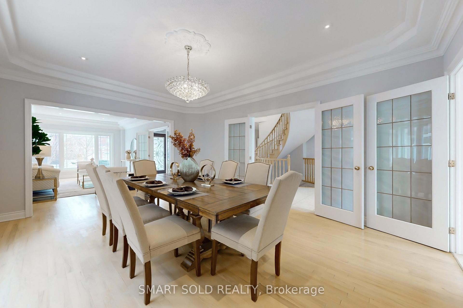 Photo 8 of 31 Black Walnut Crescent, Richmond Hill, Langstaff — HOMEH