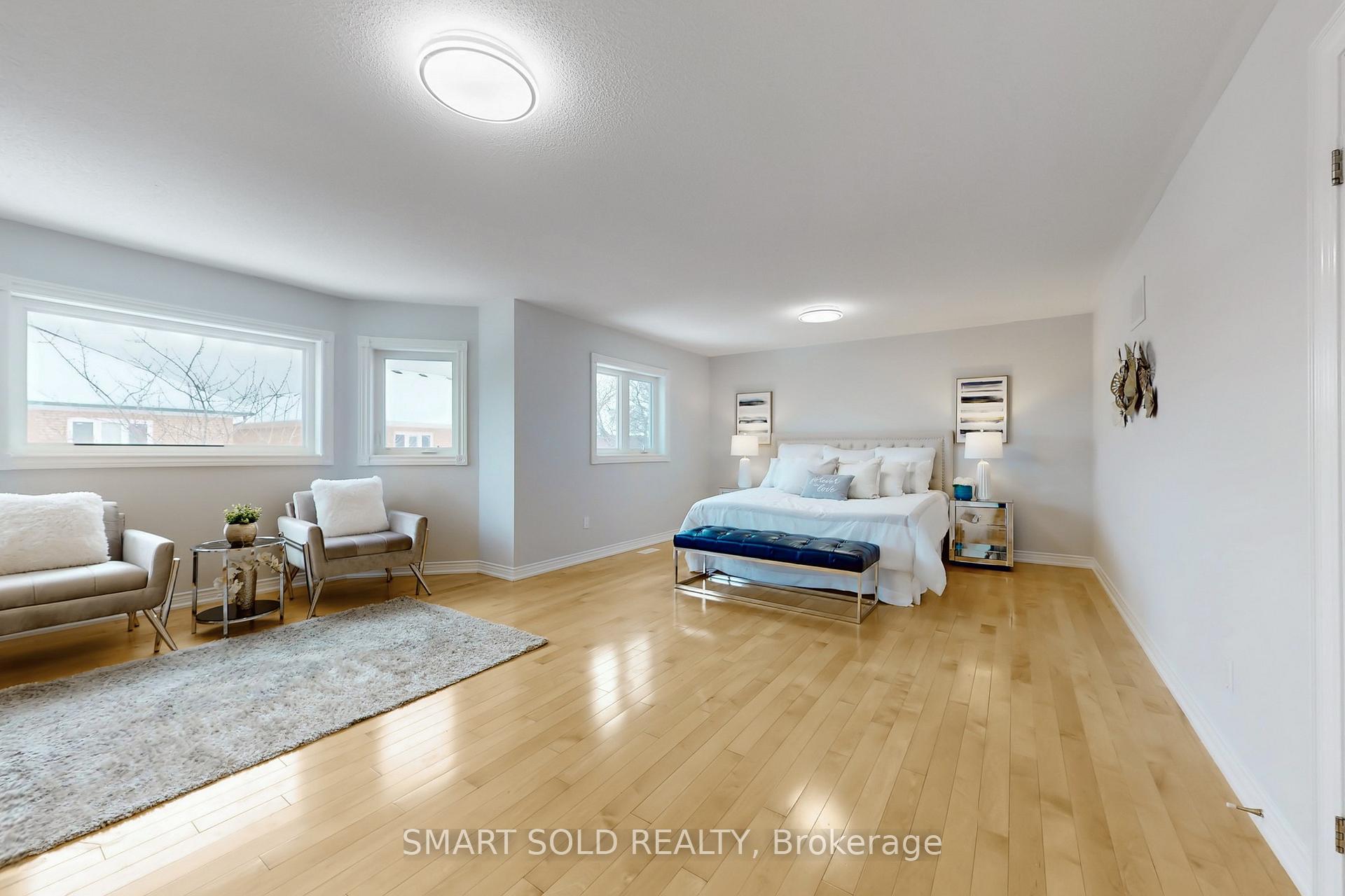 Photo 19 of 31 Black Walnut Crescent, Richmond Hill, Langstaff — HOMEH