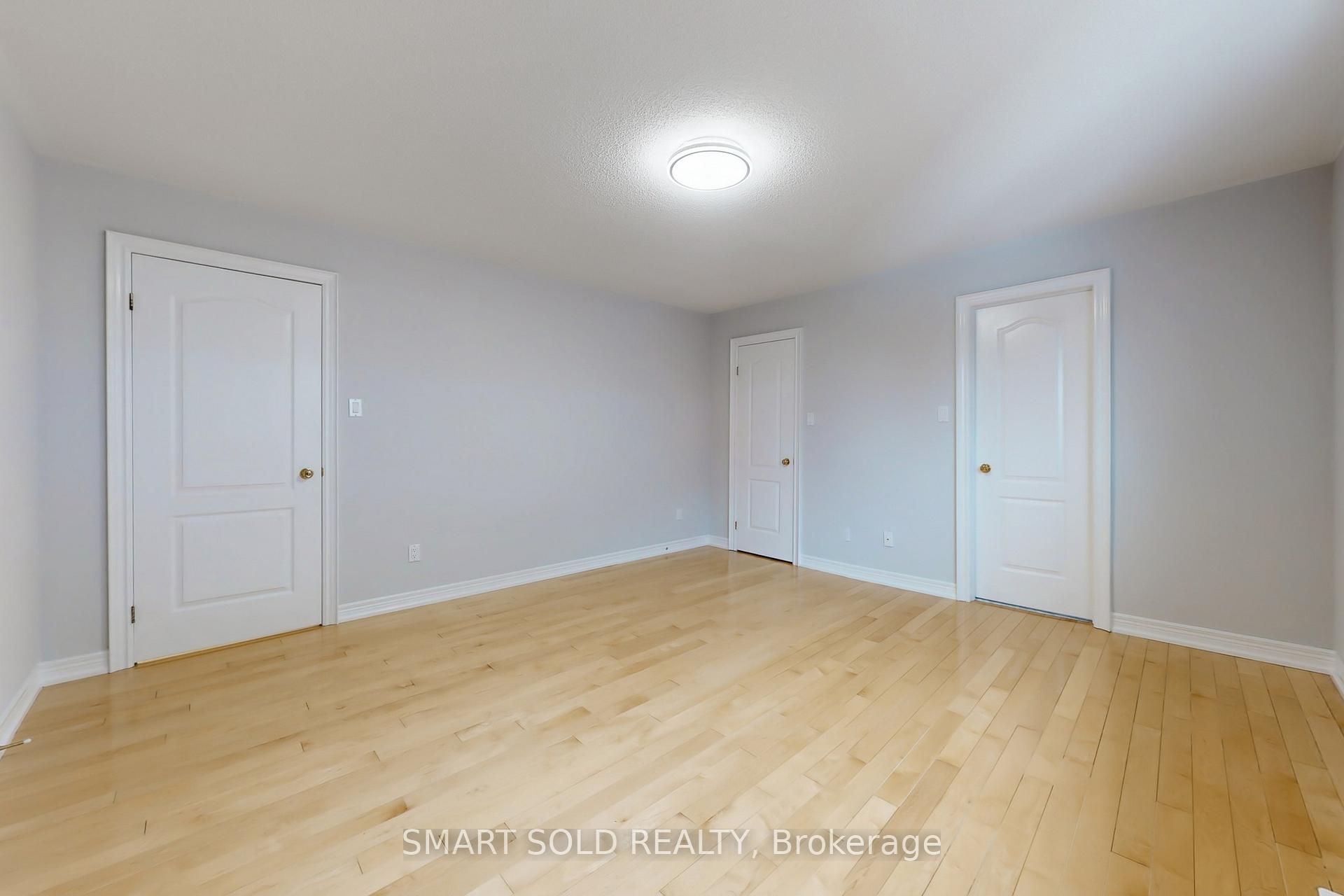 Photo 29 of 31 Black Walnut Crescent, Richmond Hill, Langstaff — HOMEH