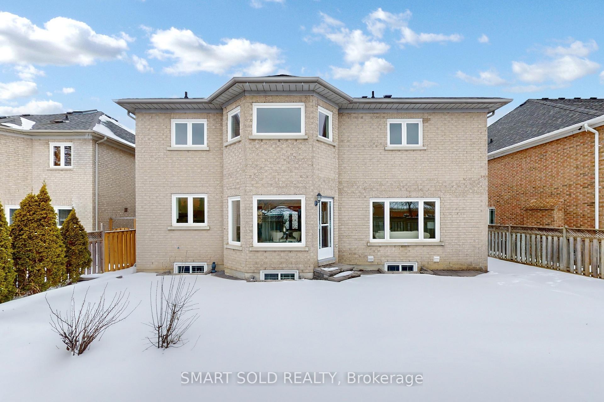 Photo 38 of 31 Black Walnut Crescent, Richmond Hill, Langstaff — HOMEH