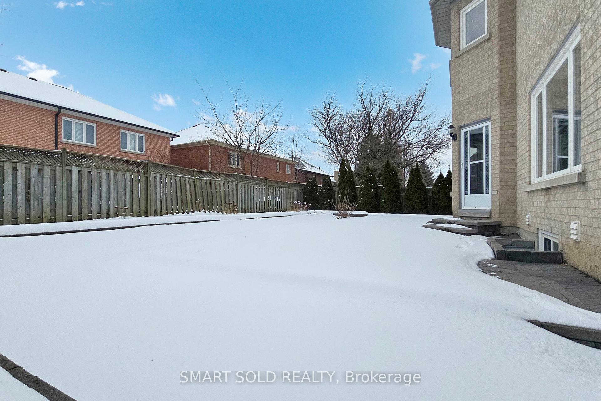 Photo 40 of 31 Black Walnut Crescent, Richmond Hill, Langstaff — HOMEH