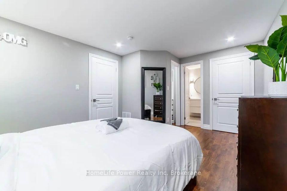 Photo 7 of 463 Westheights Drive, Kitchener, Forest Heights — HOMEH