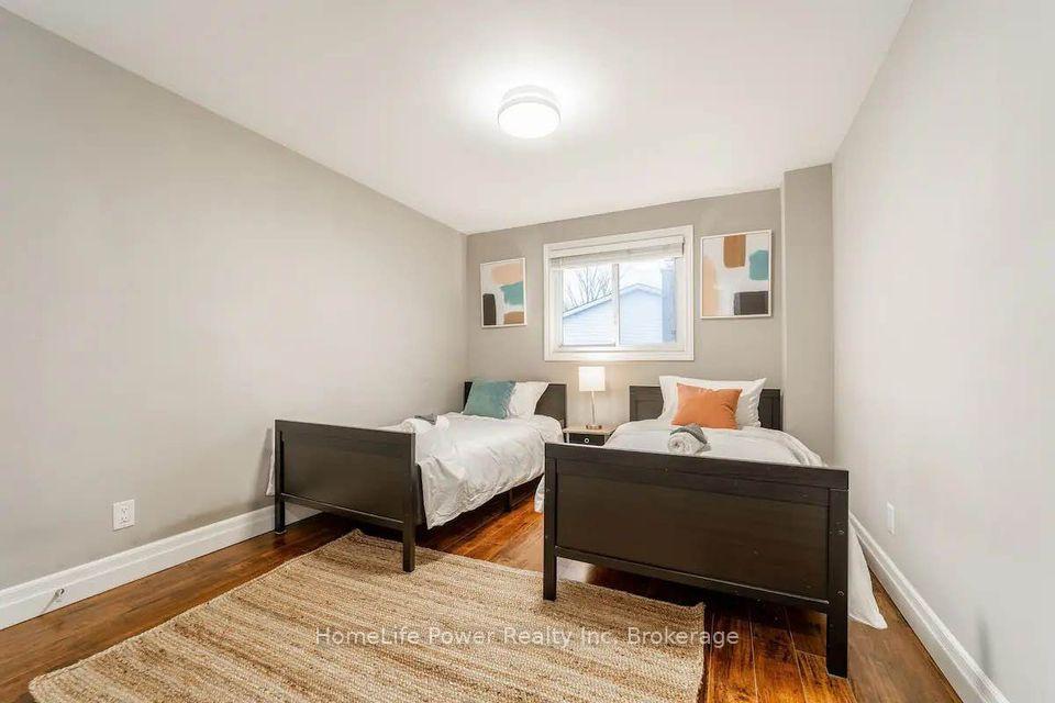 Photo 10 of 463 Westheights Drive, Kitchener, Forest Heights — HOMEH