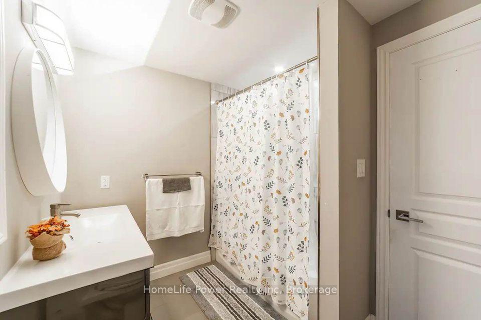 Photo 12 of 463 Westheights Drive, Kitchener, Forest Heights — HOMEH