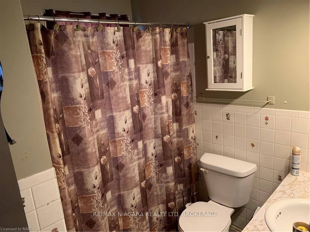 Photo 6 of Unit upper, 256 East Main Street, Welland, Welland Downtown — HOMEH