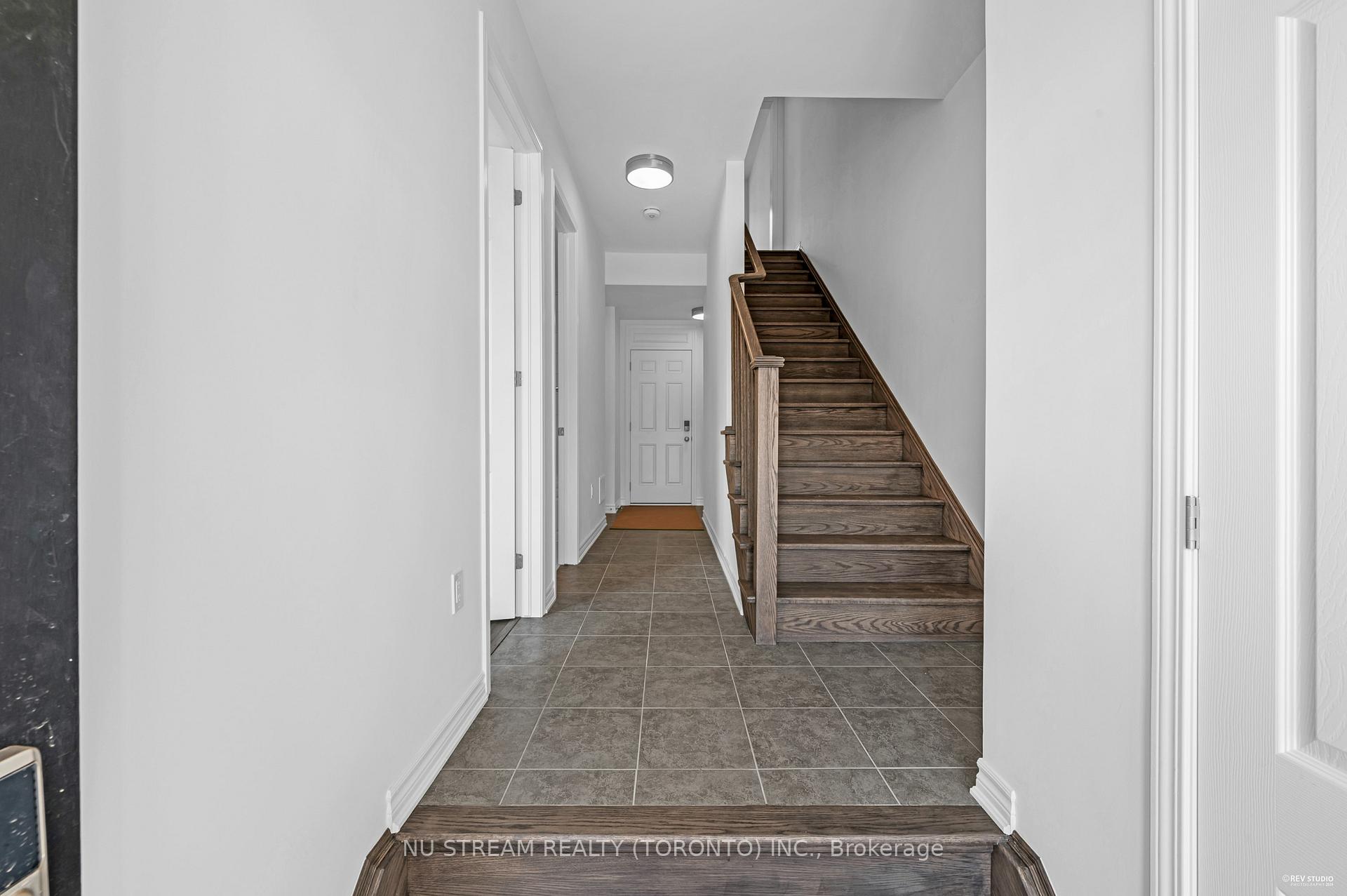 Photo 2 of 3034 Merrick Road, Oakville, Joshua Meadows — HOMEH
