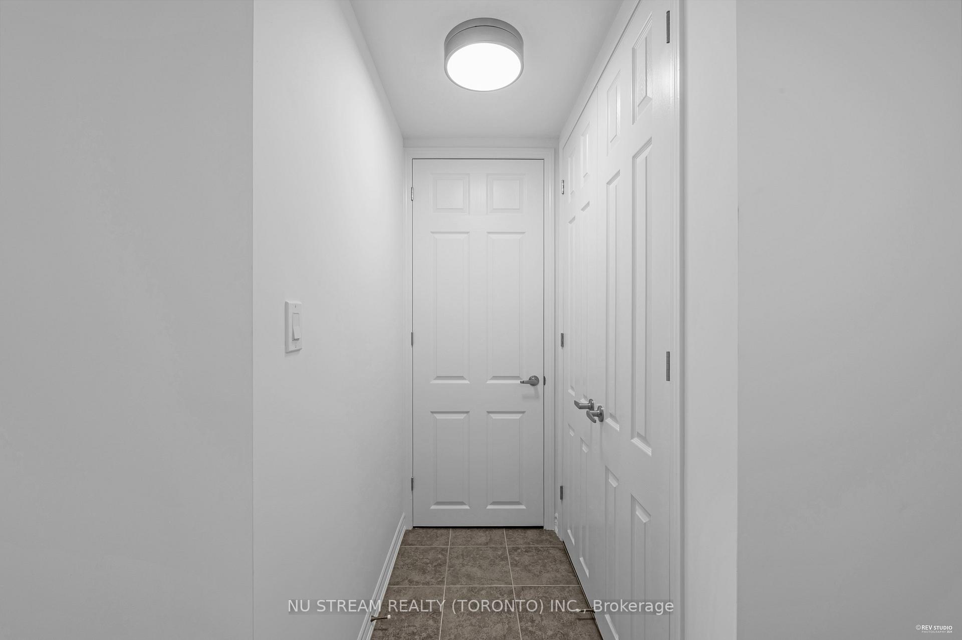 Photo 4 of 3034 Merrick Road, Oakville, Joshua Meadows — HOMEH