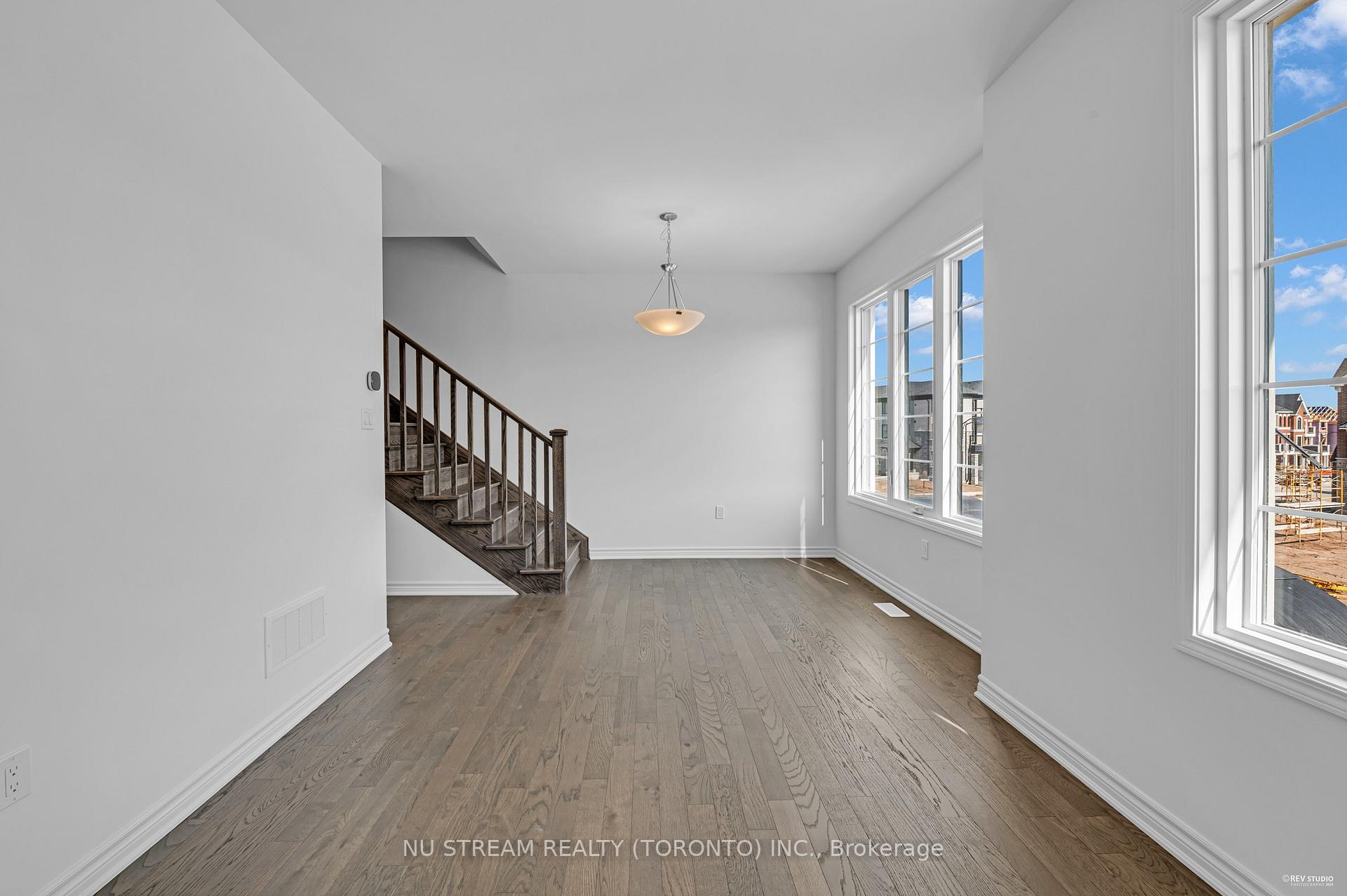 Photo 13 of 3034 Merrick Road, Oakville, Joshua Meadows — HOMEH