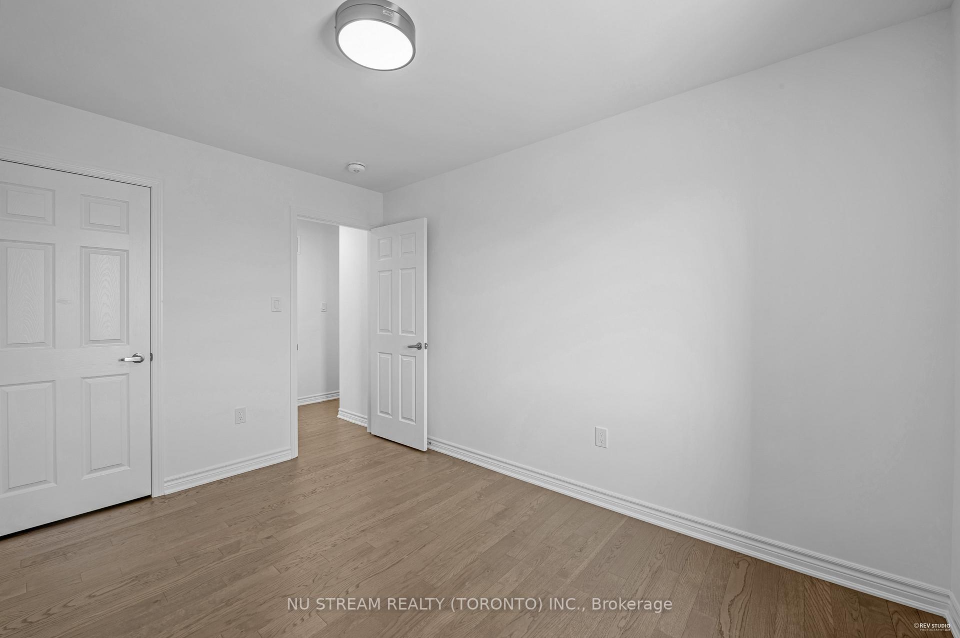 Photo 32 of 3034 Merrick Road, Oakville, Joshua Meadows — HOMEH