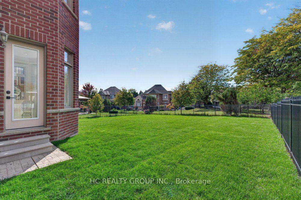 Photo 3 of 39 Royal West Road, Markham, Devil's Elbow — HOMEH