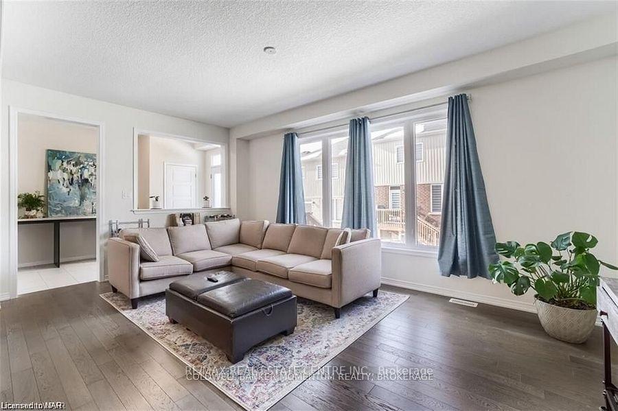 Photo 11 of 7831 Odell Crescent, Niagara Falls, Brown — HOMEH
