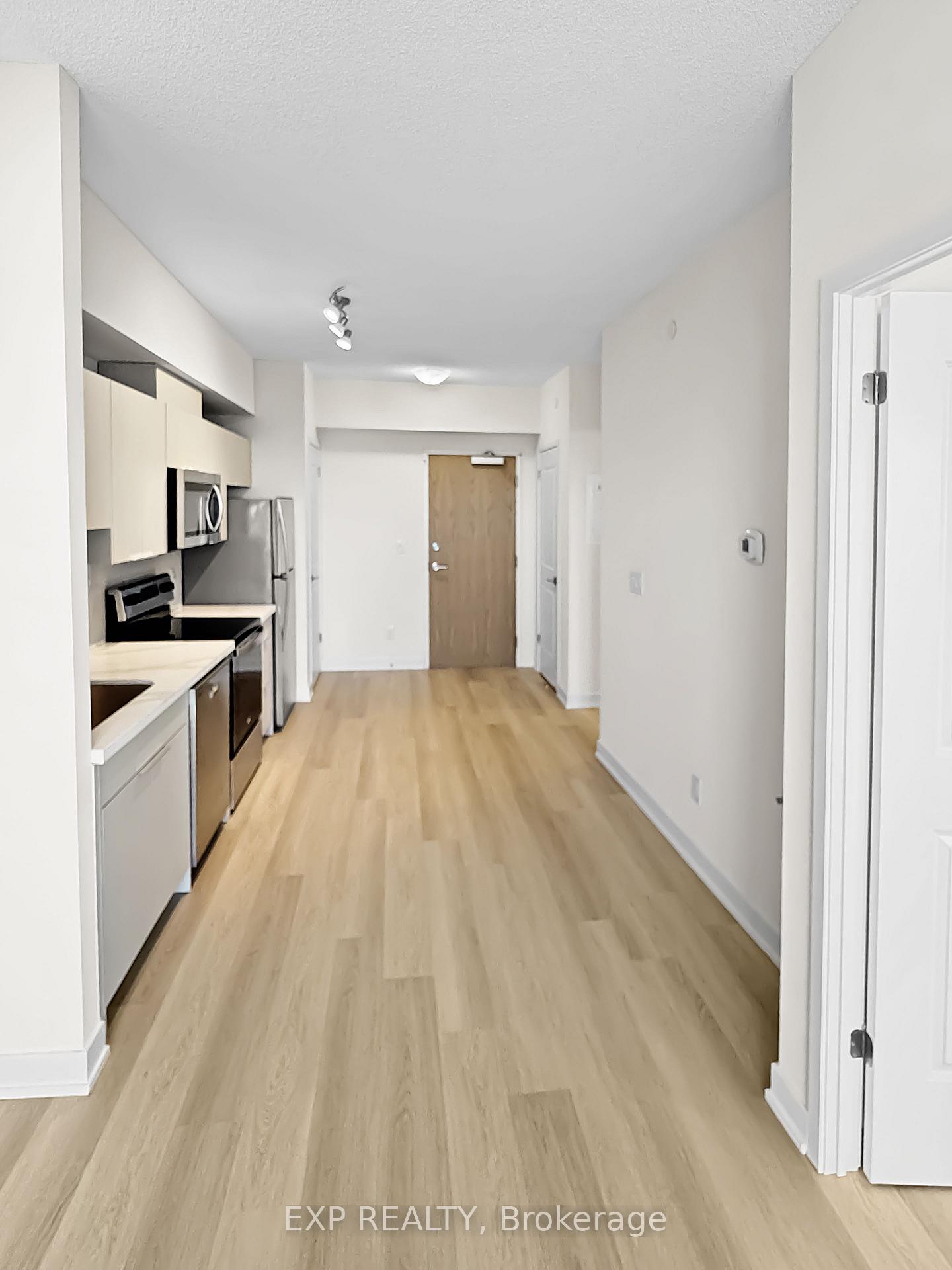 Photo 3 of 2825 Jane Street, North York, Glenfield-Jane Heights — HOMEH