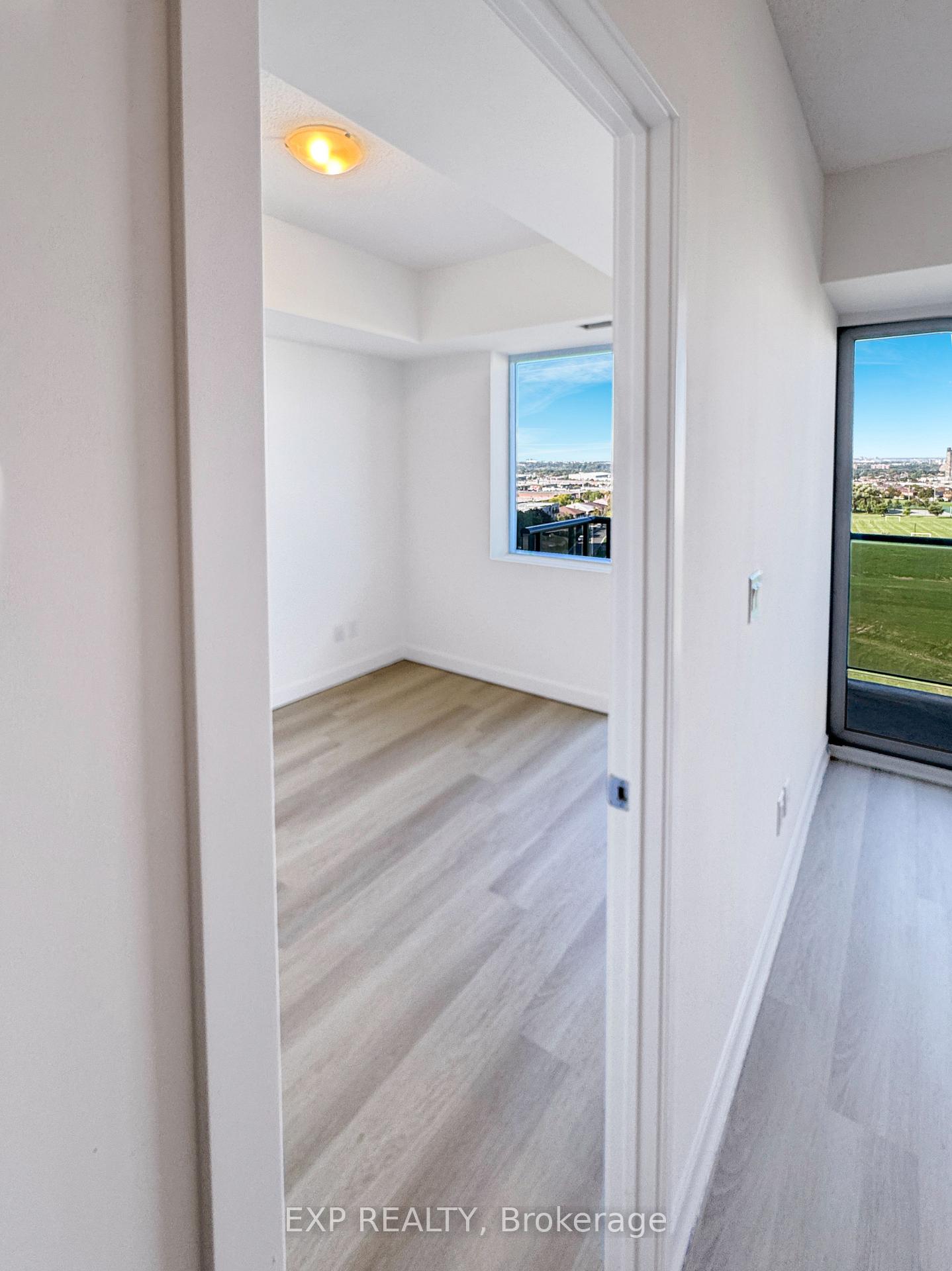 Photo 10 of 2825 Jane Street, North York, Glenfield-Jane Heights — HOMEH