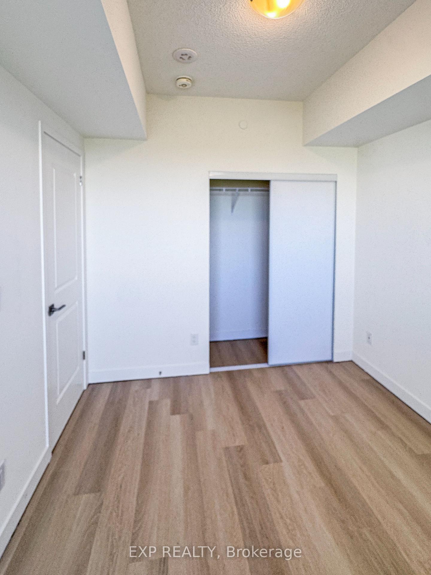 Photo 11 of 2825 Jane Street, North York, Glenfield-Jane Heights — HOMEH