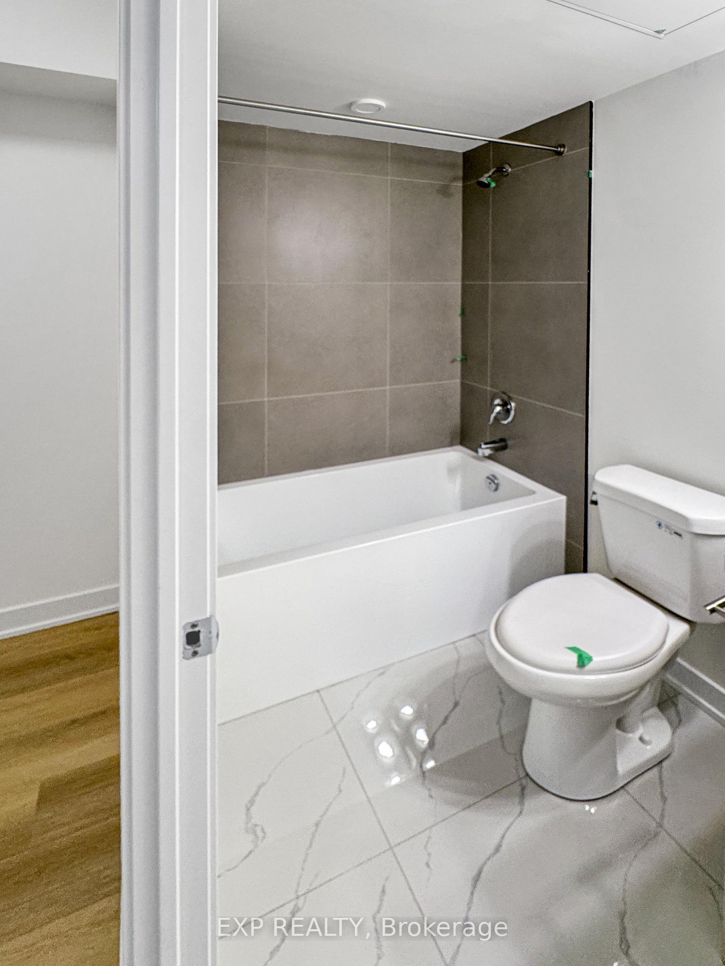 Photo 14 of 2825 Jane Street, North York, Glenfield-Jane Heights — HOMEH