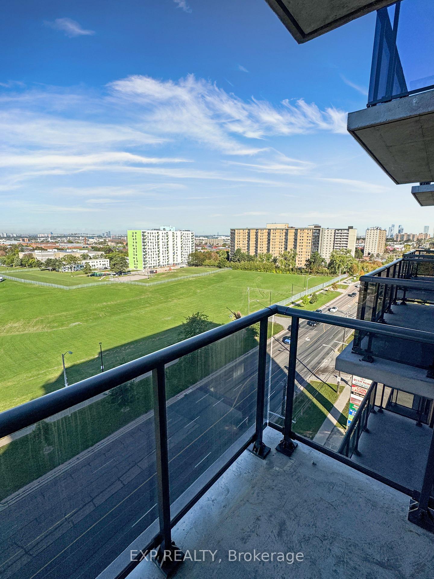 Photo 19 of 2825 Jane Street, North York, Glenfield-Jane Heights — HOMEH