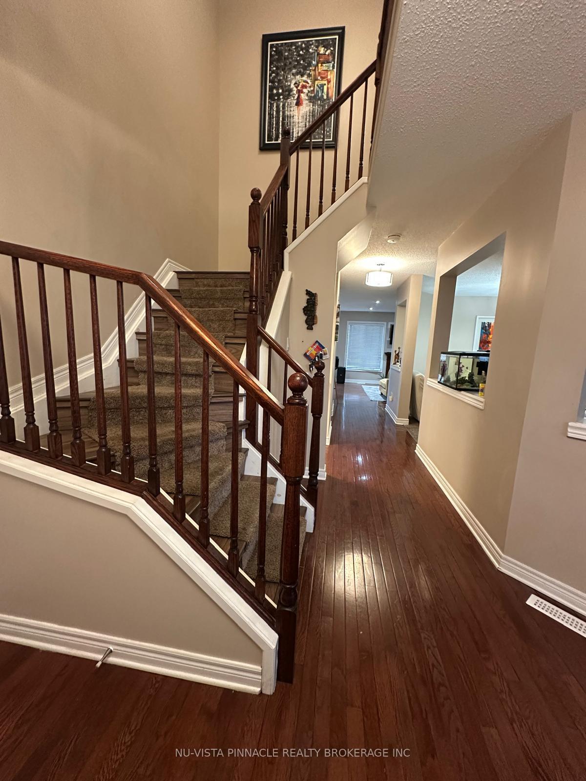 Photo 3 of 2537 (Upper) Meadowgate Boulevard, London, South U — HOMEH