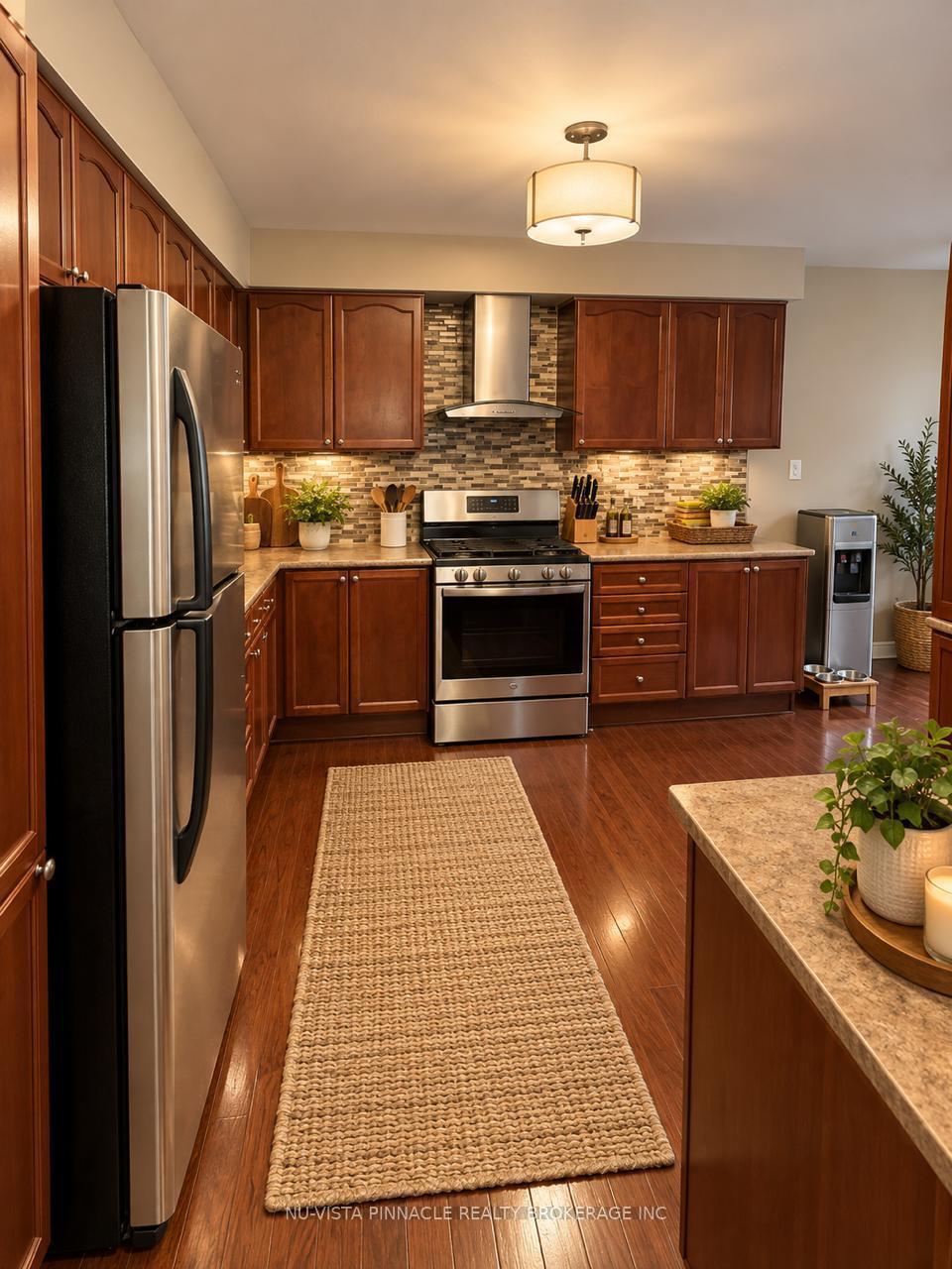 Photo 4 of 2537 (Upper) Meadowgate Boulevard, London, South U — HOMEH