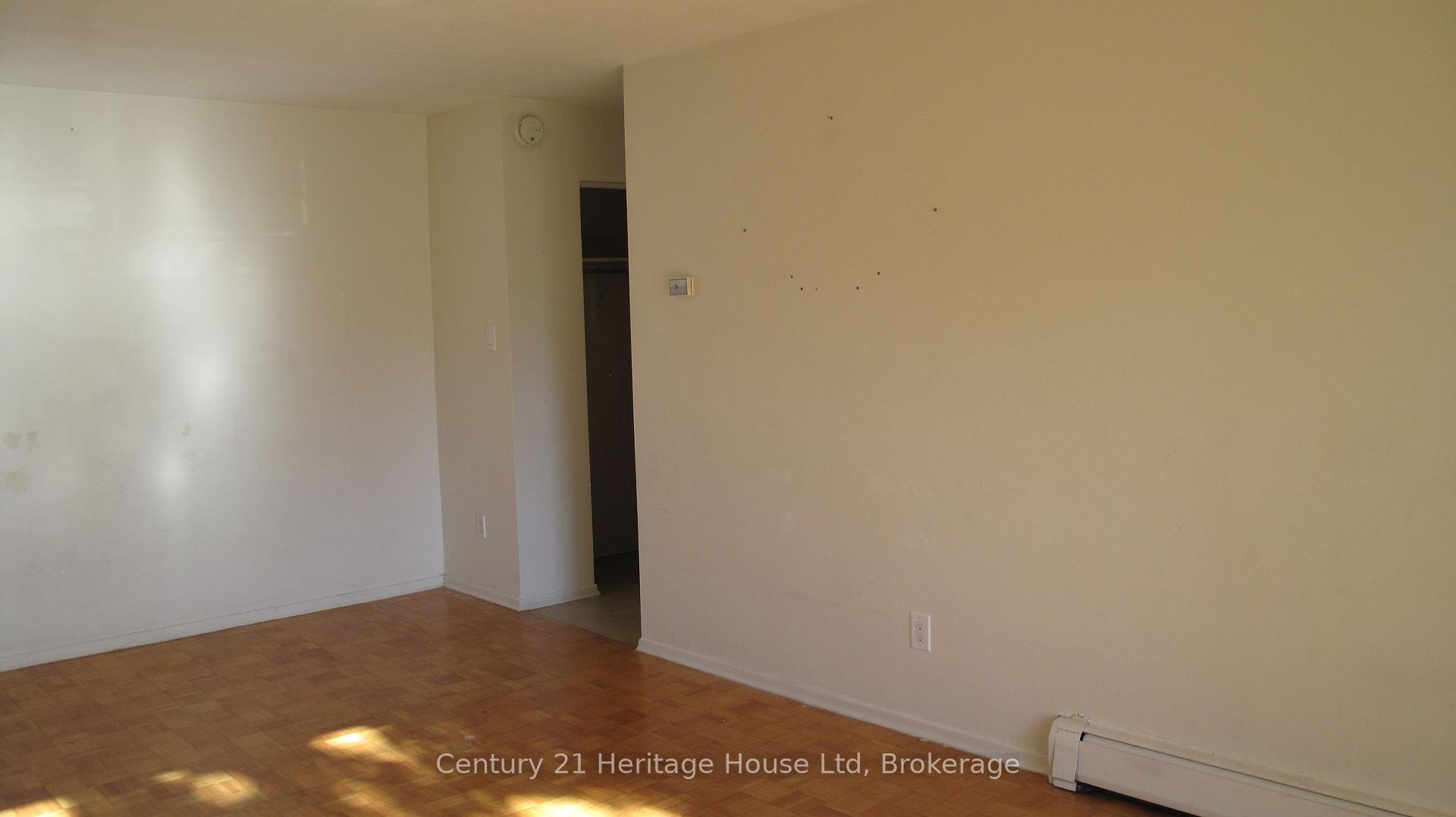 Photo 10 of Unit #9, 16 Brant Avenue, Guelph, Victoria North — HOMEH