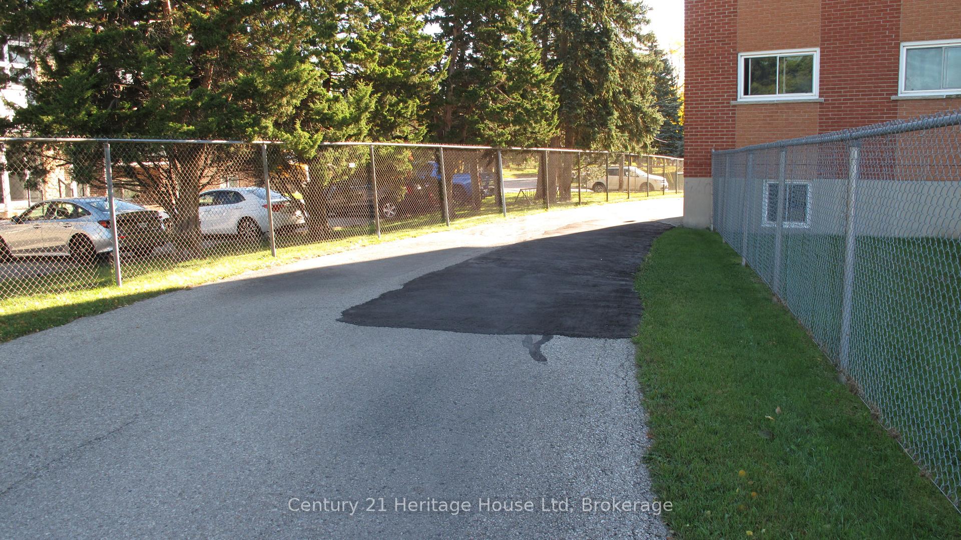 Photo 21 of Unit #9, 16 Brant Avenue, Guelph, Victoria North — HOMEH