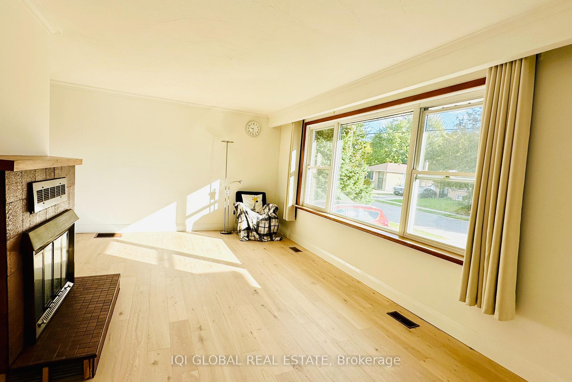 Photo 4 of 188 Maple Avenue, Richmond Hill, Harding — HOMEH
