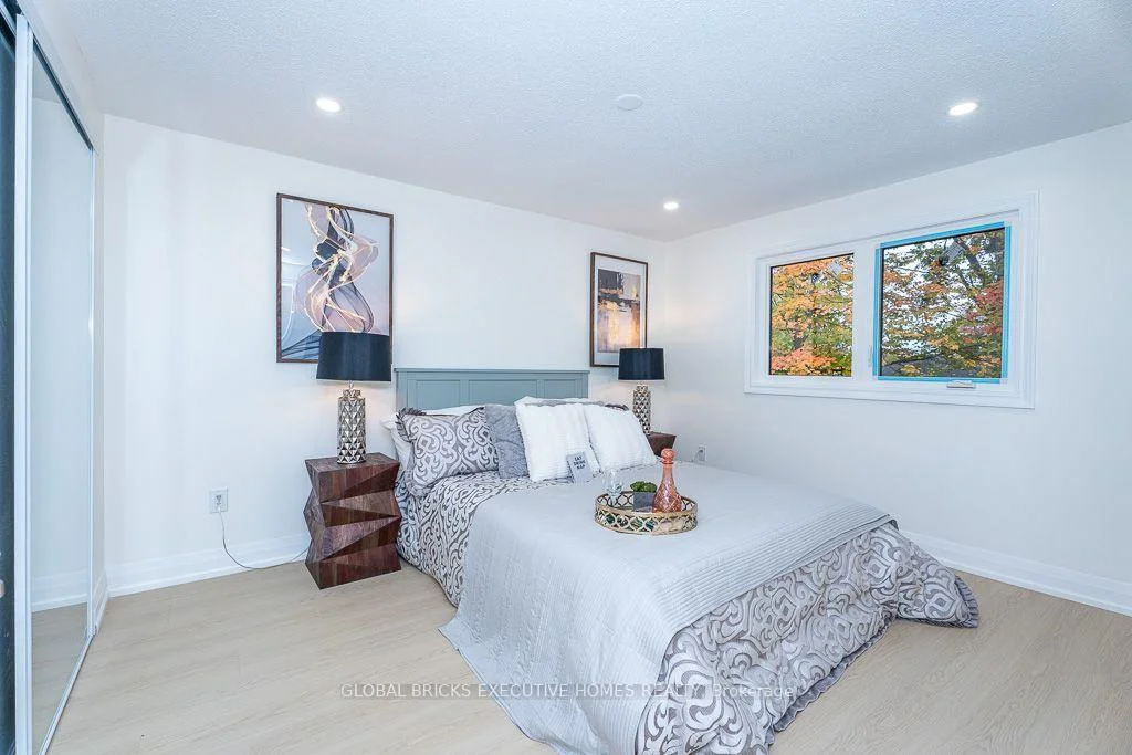 Photo 53 of 4 Virgilwood Crescent, Barrie, Cundles East — HOMEH