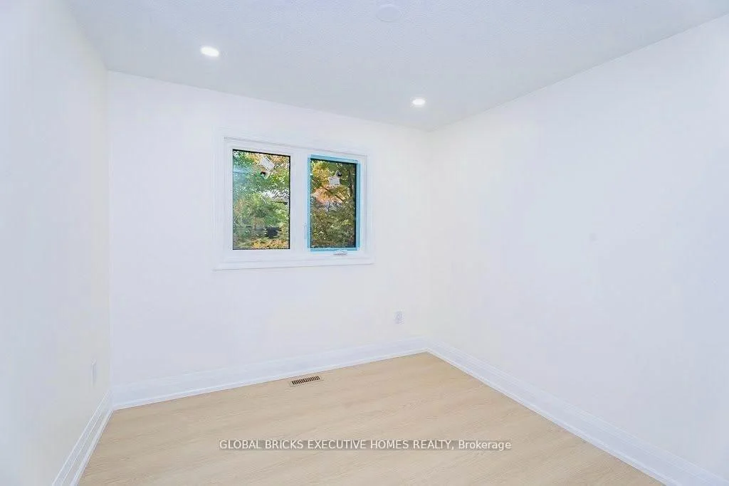 Photo 35 of 4 Virgilwood Crescent, Barrie, Cundles East — HOMEH