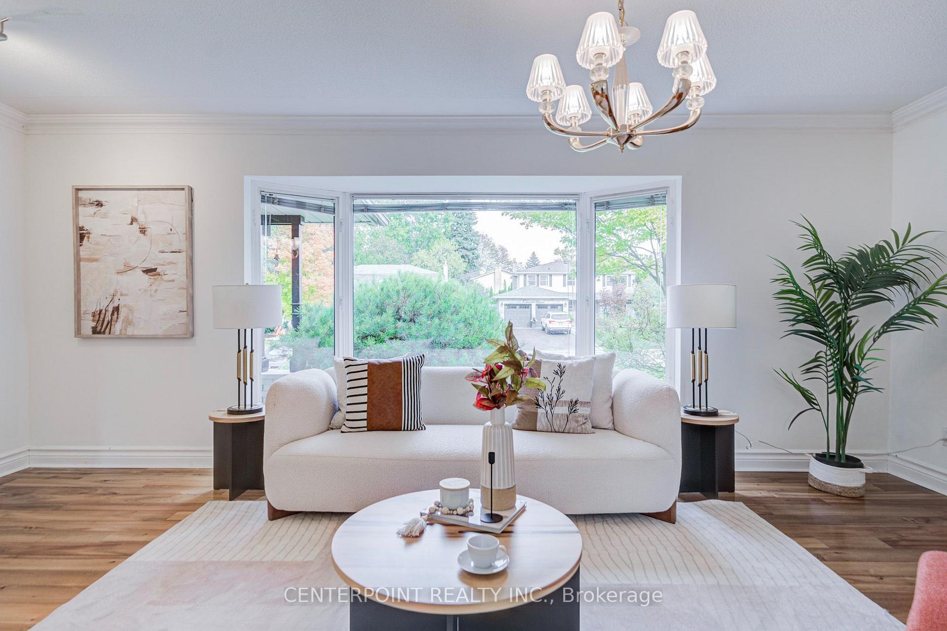 Photo 9 of 7 Avondale Crescent, Markham, Markham Village — HOMEH