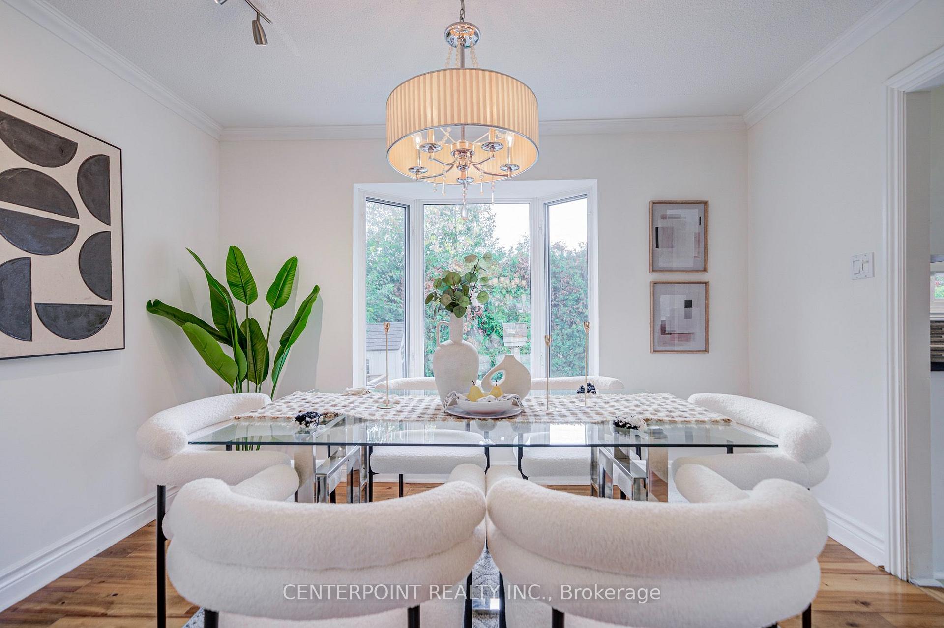 Photo 11 of 7 Avondale Crescent, Markham, Markham Village — HOMEH