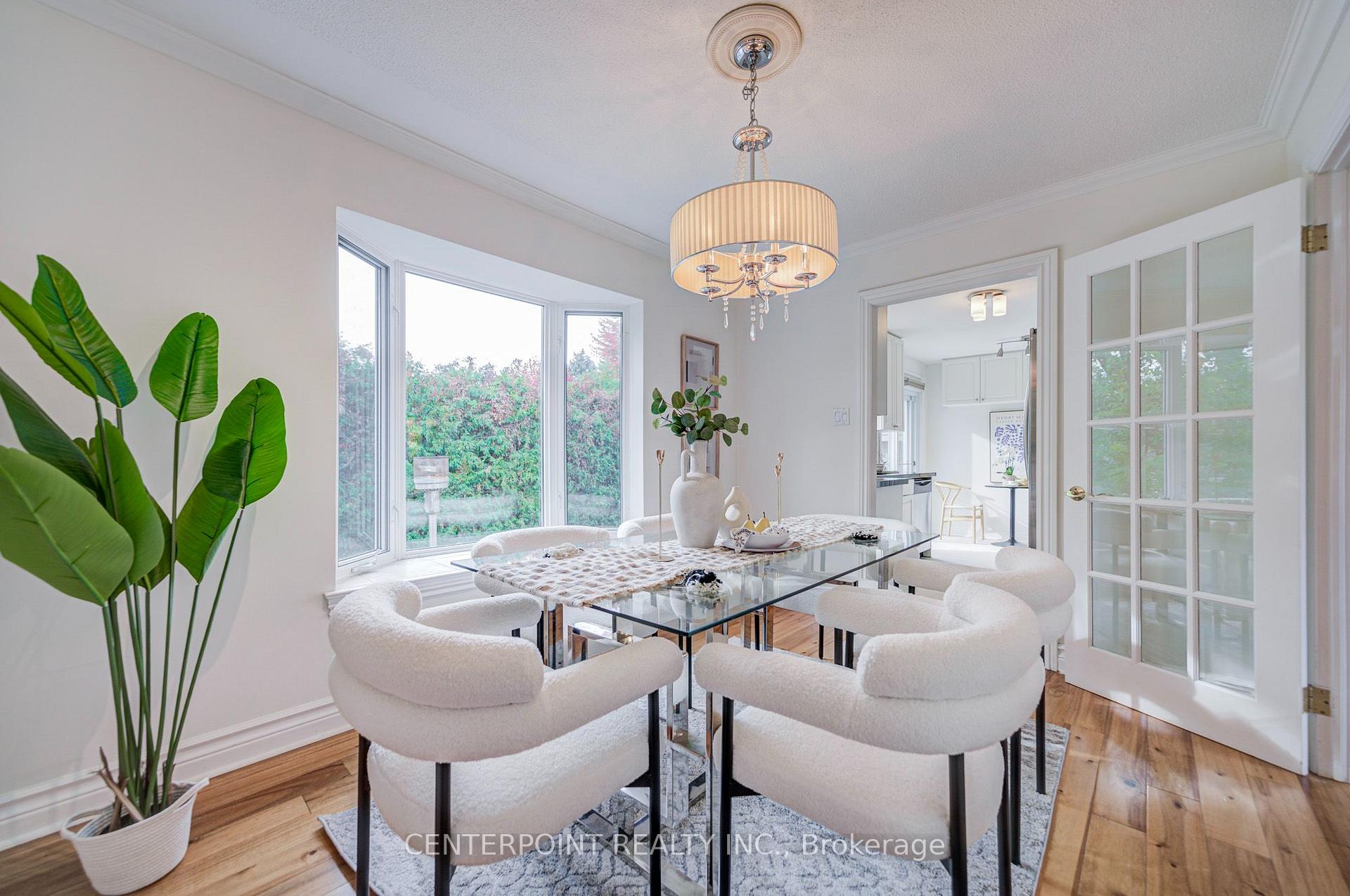 Photo 14 of 7 Avondale Crescent, Markham, Markham Village — HOMEH