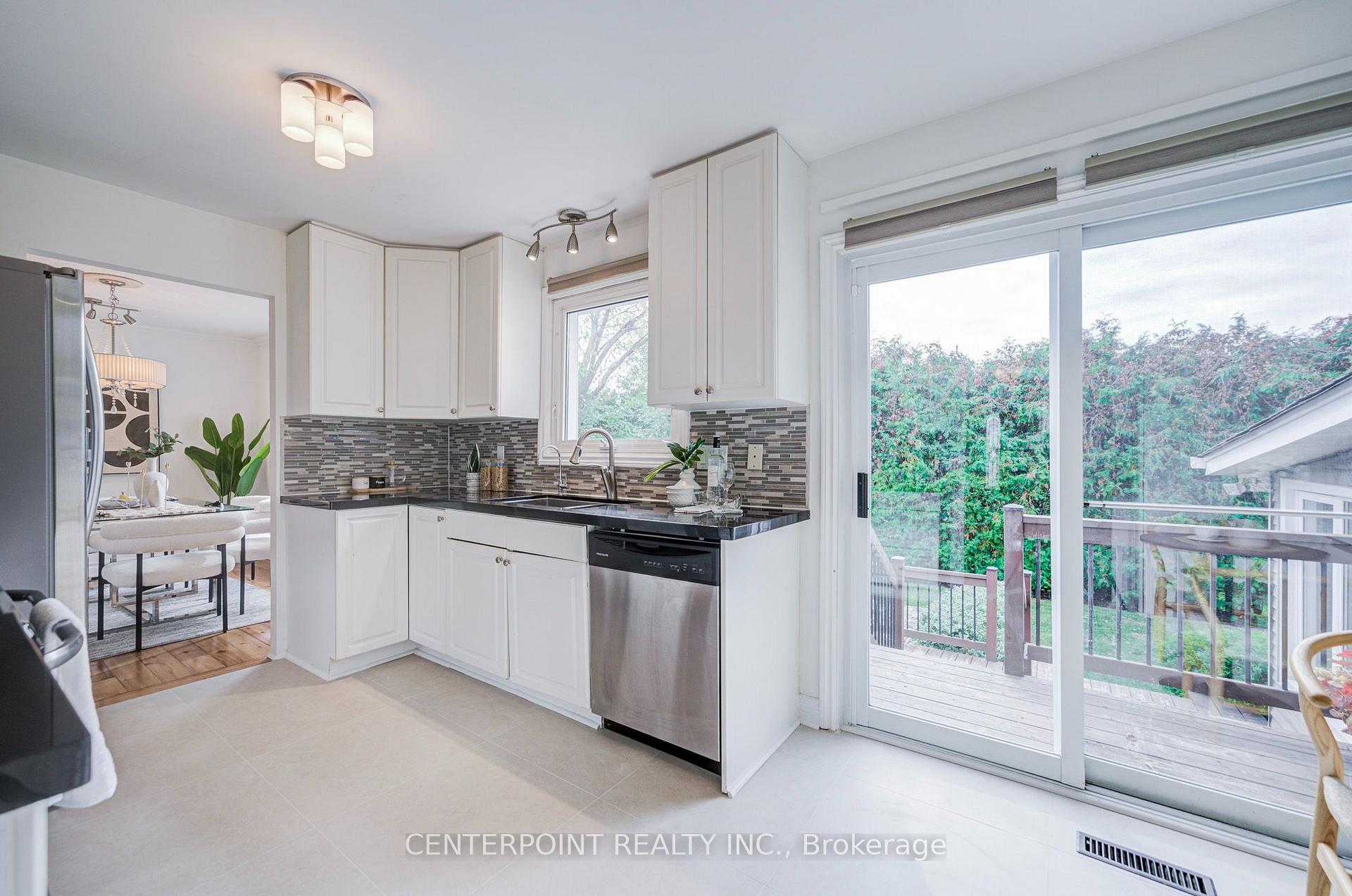 Photo 17 of 7 Avondale Crescent, Markham, Markham Village — HOMEH