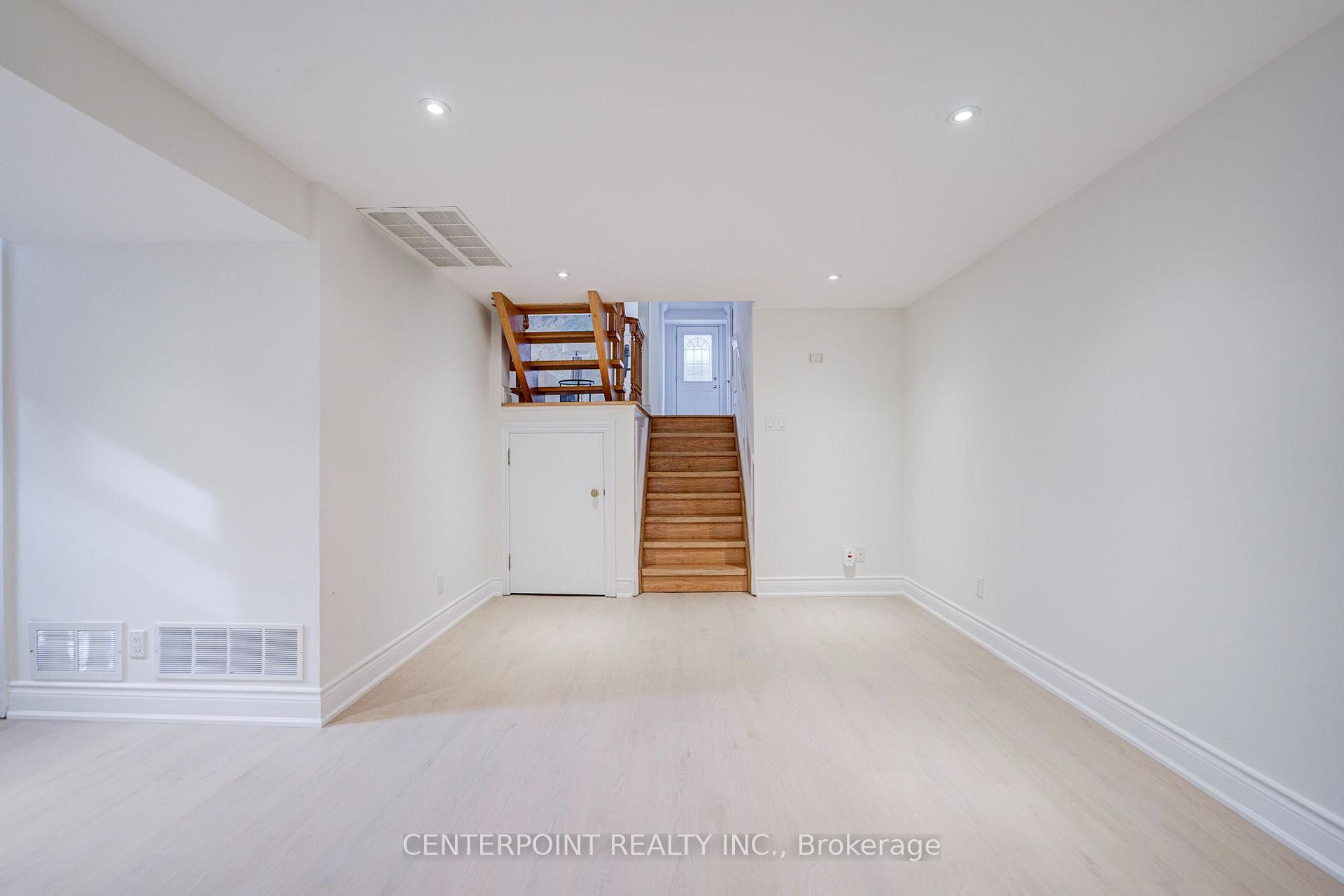 Photo 43 of 7 Avondale Crescent, Markham, Markham Village — HOMEH