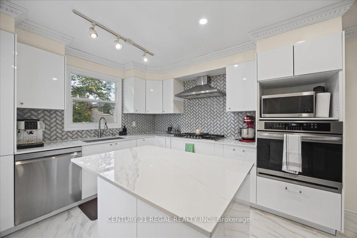 Photo 3 of 342 Hickling Trail, Barrie, Grove East — HOMEH