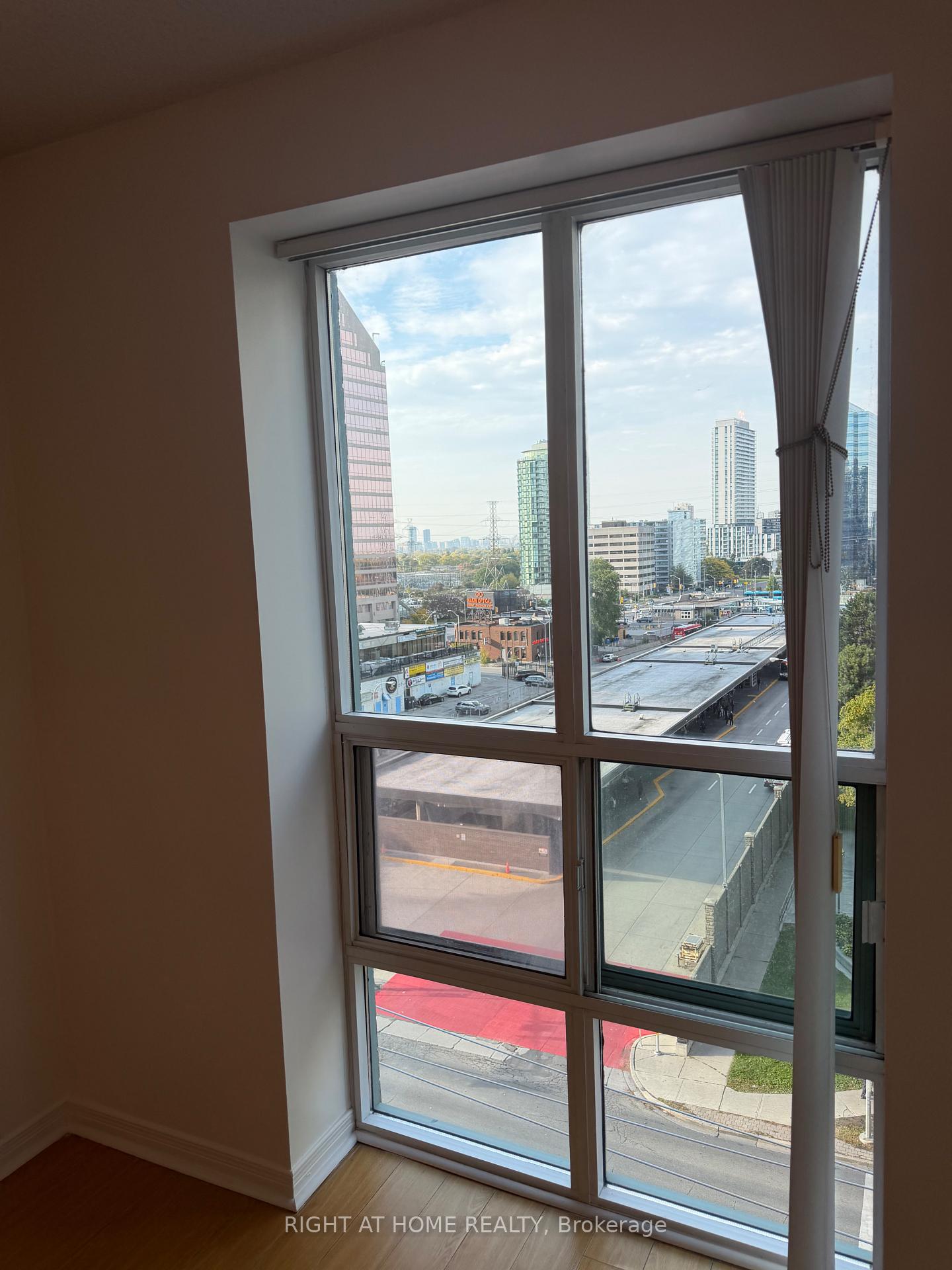 Photo 3 of Unit 908, 26 Olive Avenue, North York, Willowdale East — HOMEH