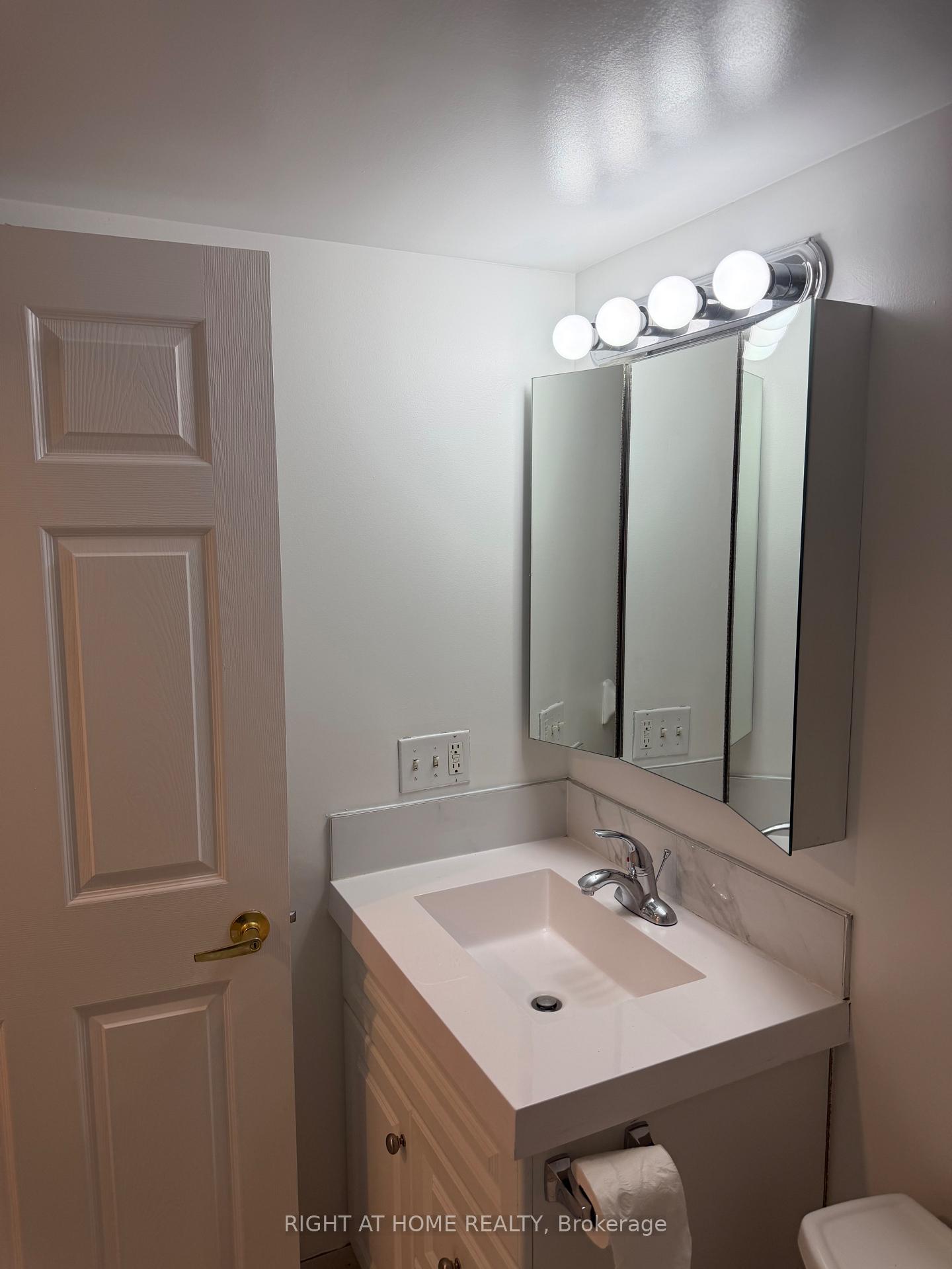 Photo 4 of Unit 908, 26 Olive Avenue, North York, Willowdale East — HOMEH