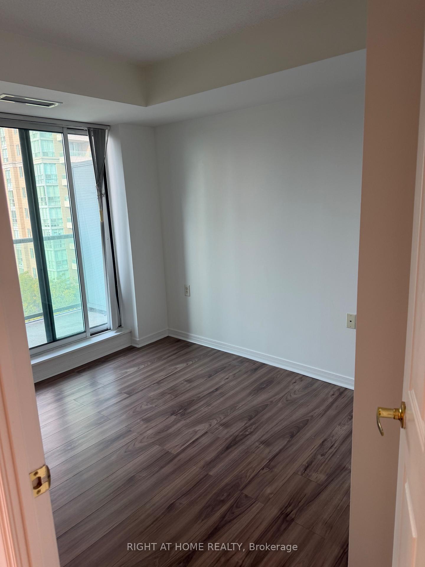 Photo 9 of Unit 908, 26 Olive Avenue, North York, Willowdale East — HOMEH
